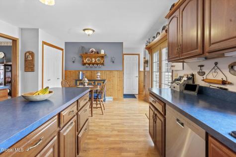 32 Halsted Lane Ravena NY 12143