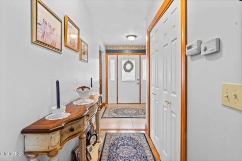 32 Halsted Lane Ravena NY 12143