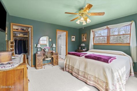 32 Halsted Lane Ravena NY 12143