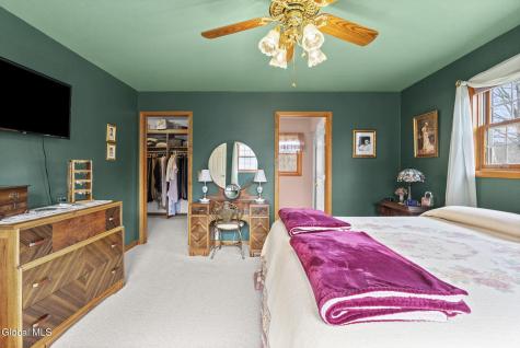 32 Halsted Lane Ravena NY 12143