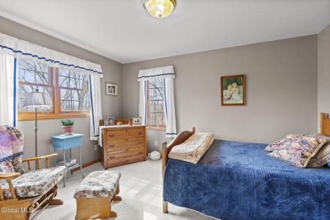 32 Halsted Lane Ravena NY 12143