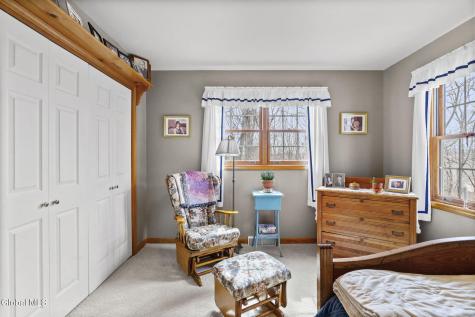 32 Halsted Lane Ravena NY 12143