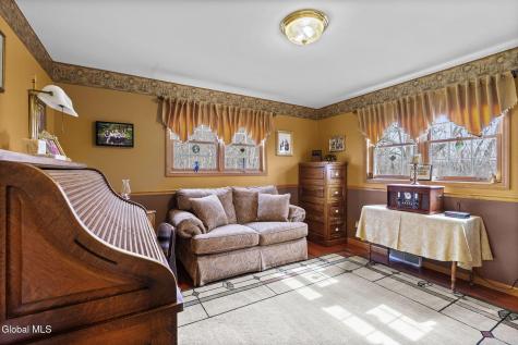 32 Halsted Lane Ravena NY 12143