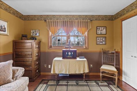32 Halsted Lane Ravena NY 12143