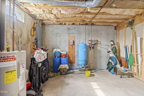 32 Halsted Lane Ravena NY 12143