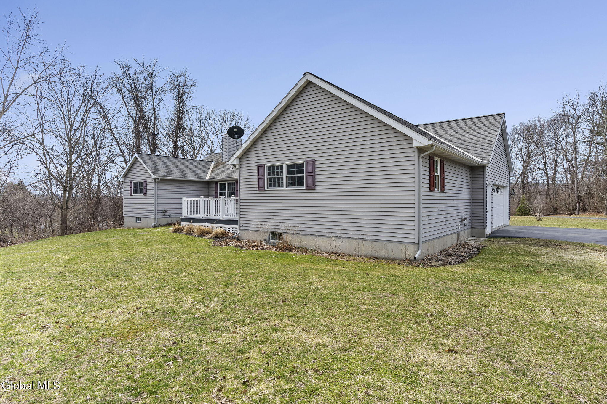 32 Halsted Lane Ravena NY 12143