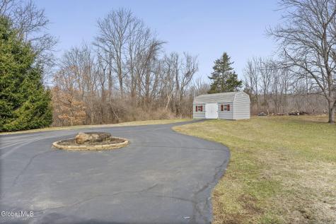 32 Halsted Lane Ravena NY 12143
