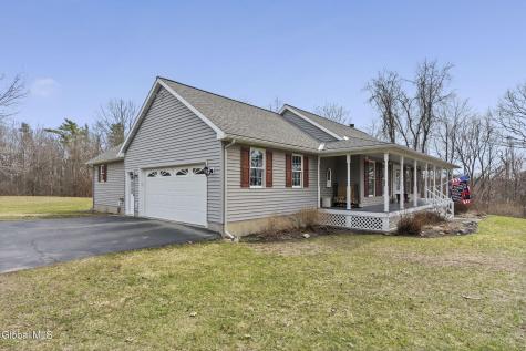 32 Halsted Lane Ravena NY 12143