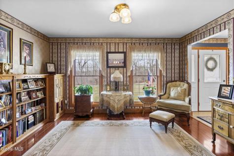 32 Halsted Lane Ravena NY 12143