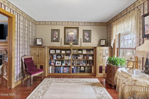 32 Halsted Lane Ravena NY 12143