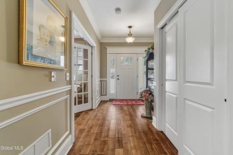 30 Pamela Lane Saratoga Springs NY 12866