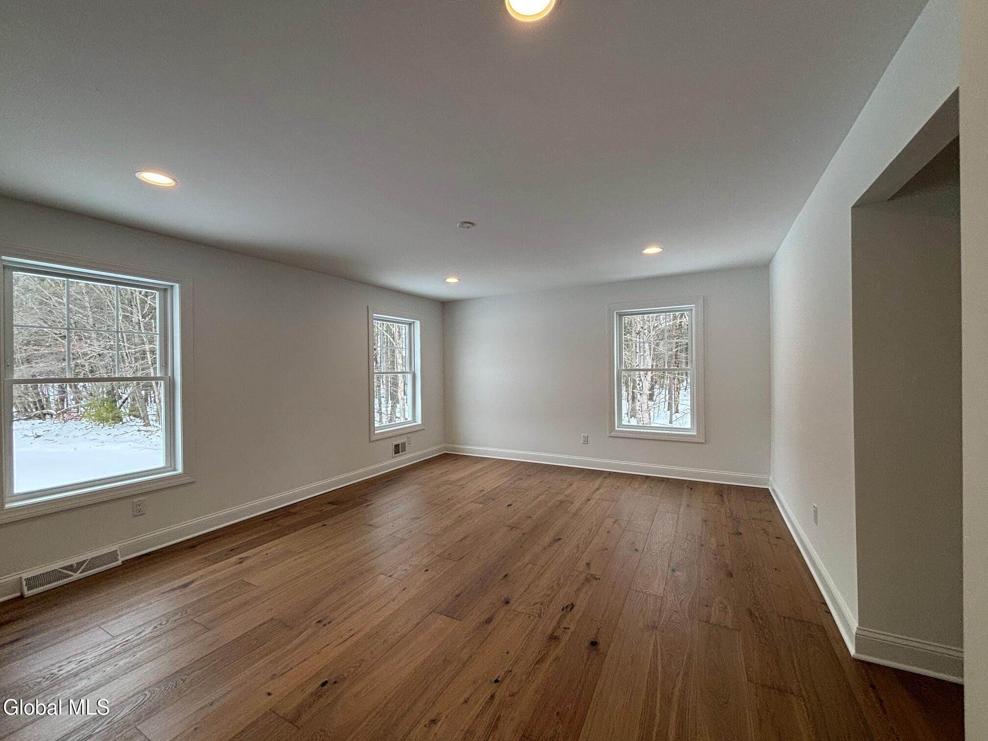 28 Eastpointe Drive Wilton NY 12866