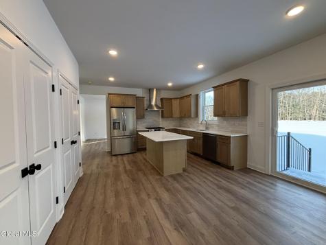 28 Eastpointe Drive Wilton NY 12866