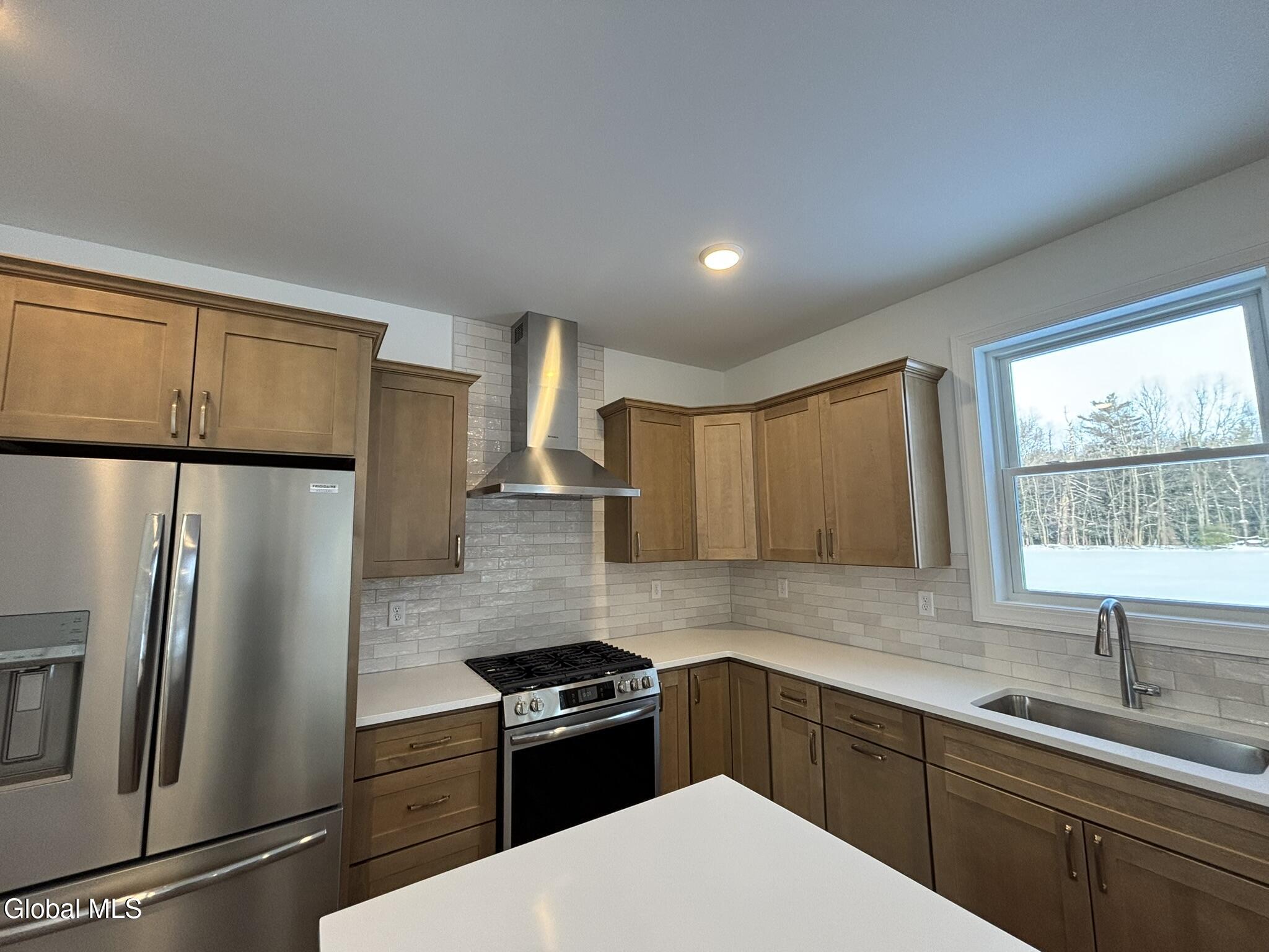 28 Eastpointe Drive Wilton NY 12866