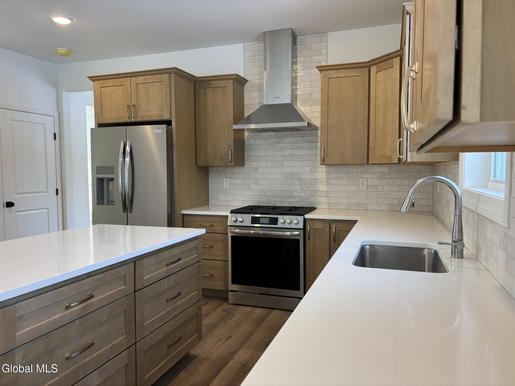 28 Eastpointe Drive Wilton NY 12866