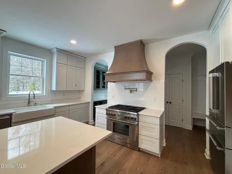 28 Eastpointe Drive Wilton NY 12866