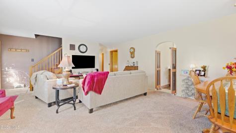 43 Wilkes Avenue Amsterdam NY 12010