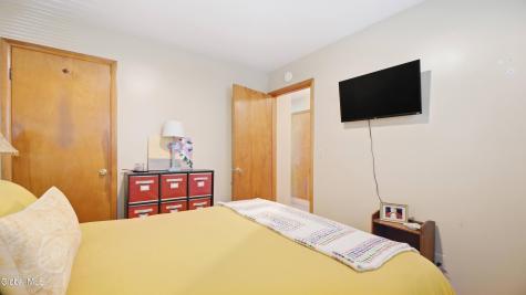 43 Wilkes Avenue Amsterdam NY 12010