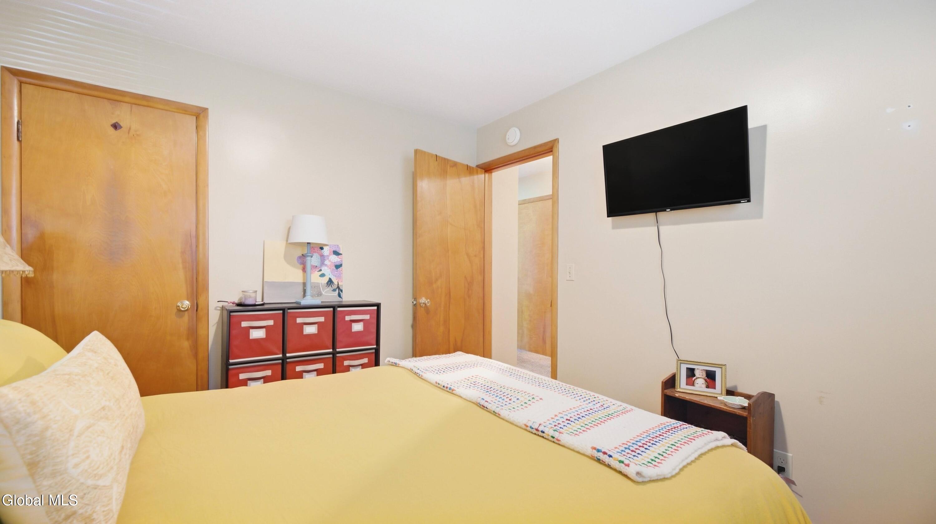 43 Wilkes Avenue Amsterdam NY 12010