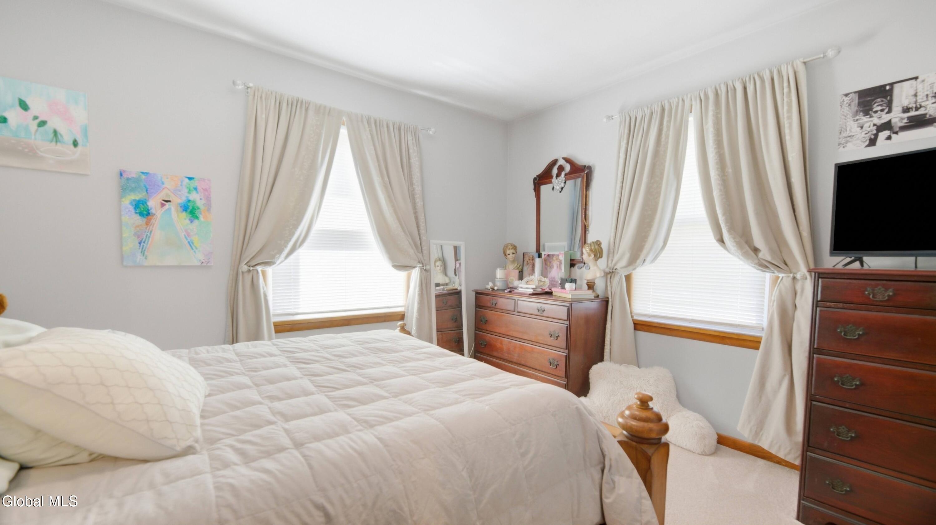 43 Wilkes Avenue Amsterdam NY 12010