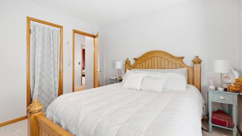 43 Wilkes Avenue Amsterdam NY 12010