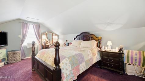 43 Wilkes Avenue Amsterdam NY 12010