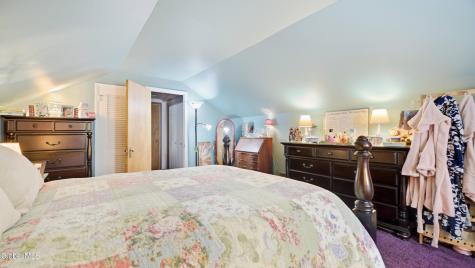 43 Wilkes Avenue Amsterdam NY 12010