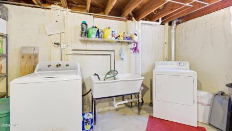 43 Wilkes Avenue Amsterdam NY 12010