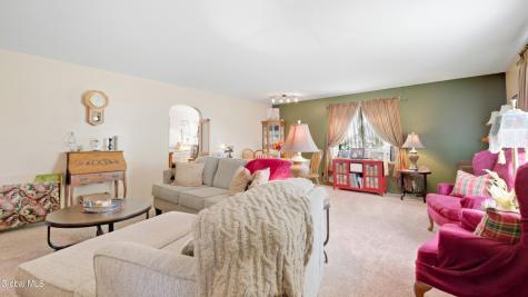 43 Wilkes Avenue Amsterdam NY 12010