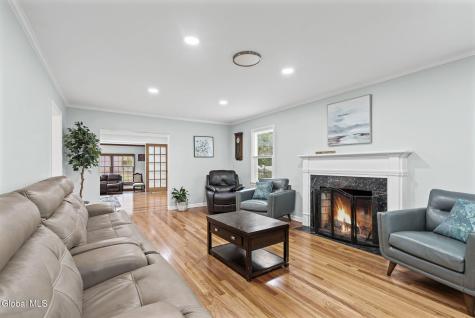 2279 Pine Ridge Road Niskayuna NY 12309
