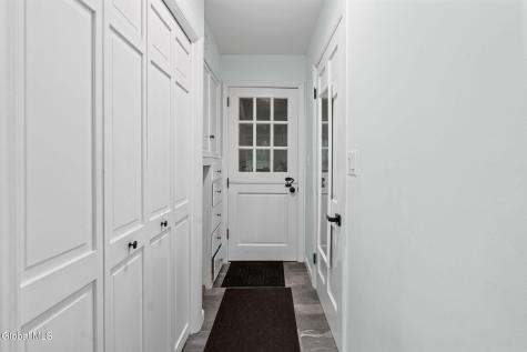 2279 Pine Ridge Road Niskayuna NY 12309