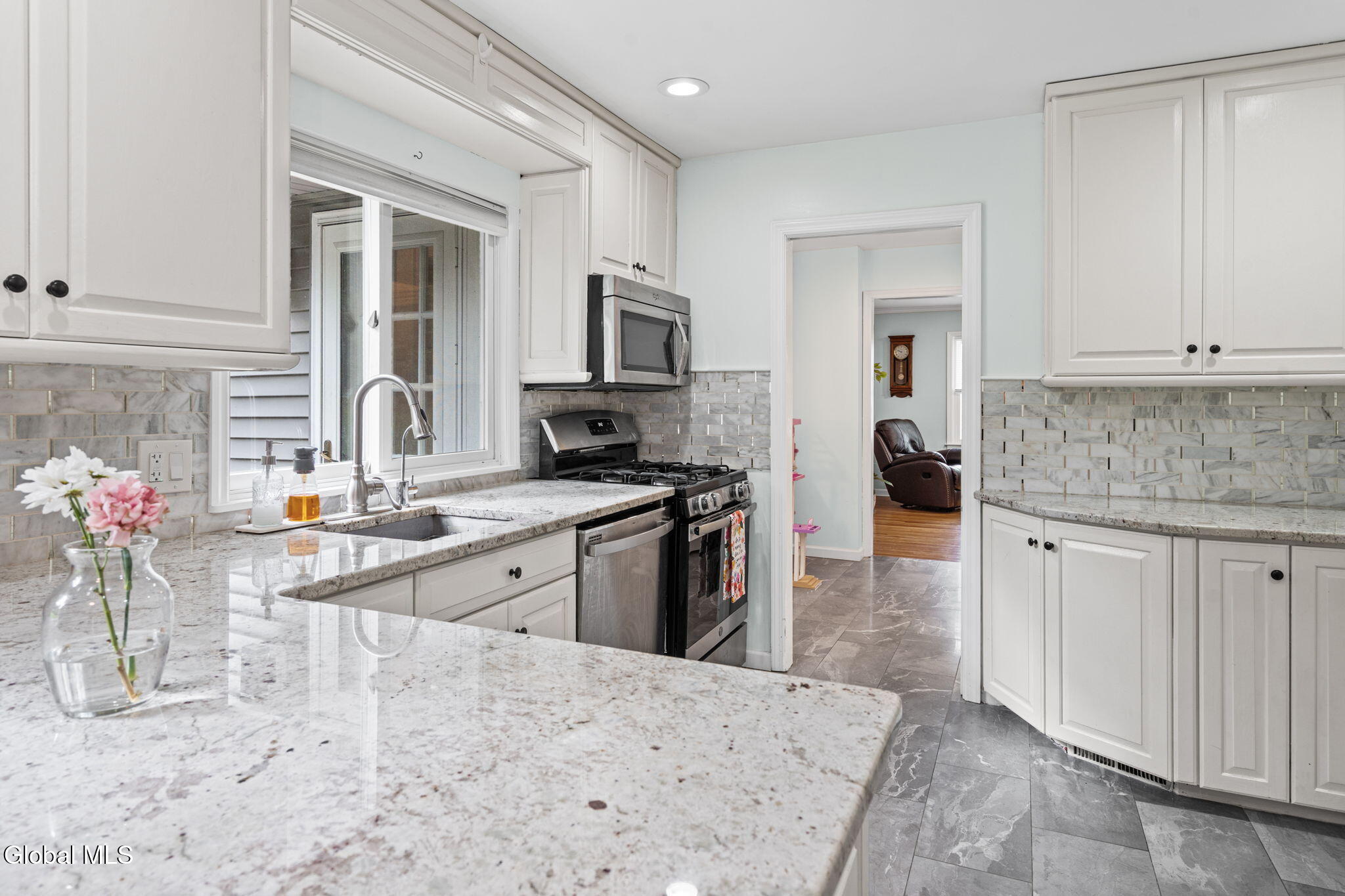 2279 Pine Ridge Road Niskayuna NY 12309
