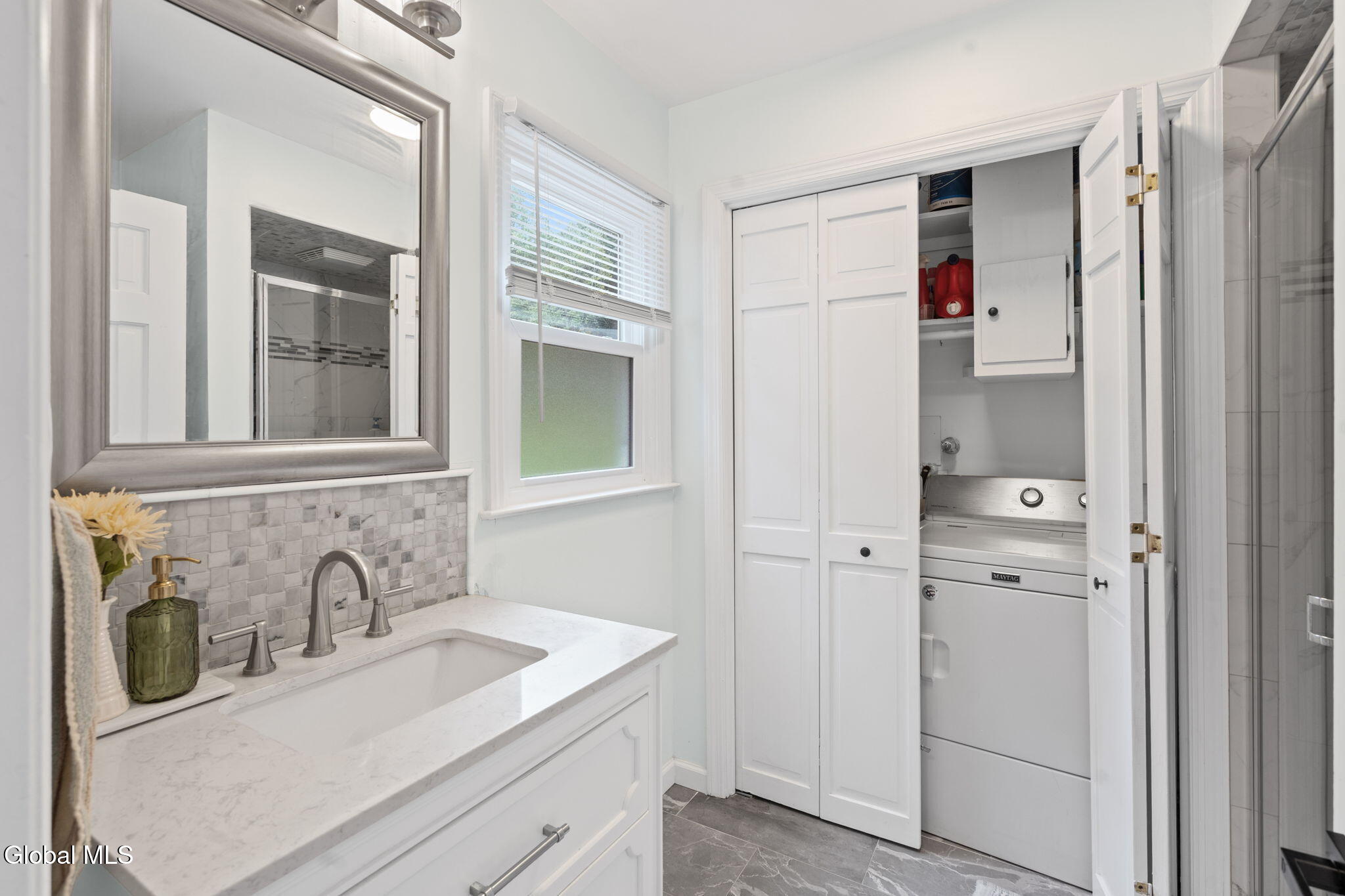 2279 Pine Ridge Road Niskayuna NY 12309