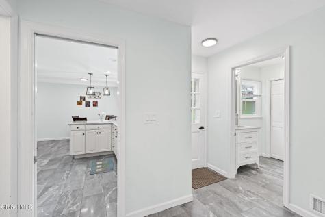 2279 Pine Ridge Road Niskayuna NY 12309