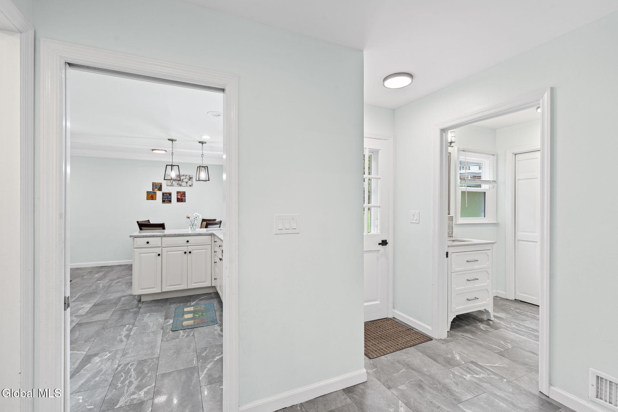 2279 Pine Ridge Road Niskayuna NY 12309
