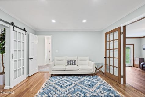 2279 Pine Ridge Road Niskayuna NY 12309