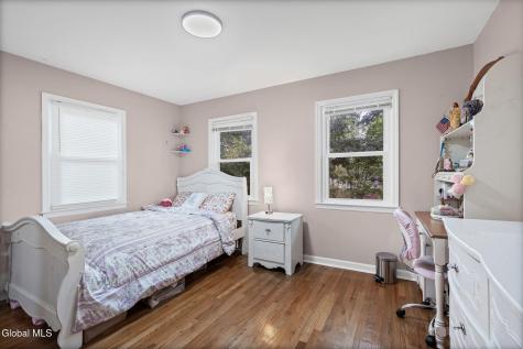 2279 Pine Ridge Road Niskayuna NY 12309