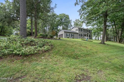 2279 Pine Ridge Road Niskayuna NY 12309