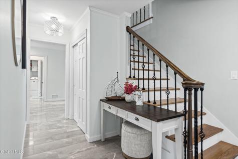 2279 Pine Ridge Road Niskayuna NY 12309