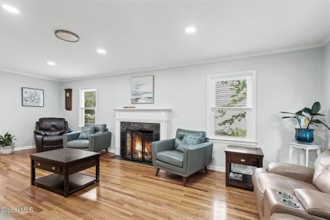 2279 Pine Ridge Road Niskayuna NY 12309