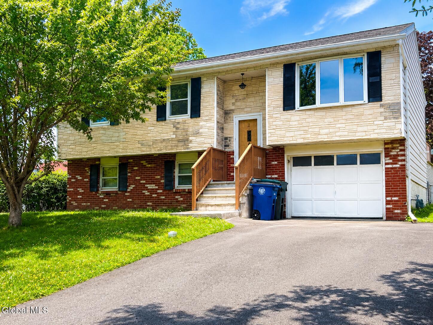 23 Mcdonald Drive Cohoes NY 12047