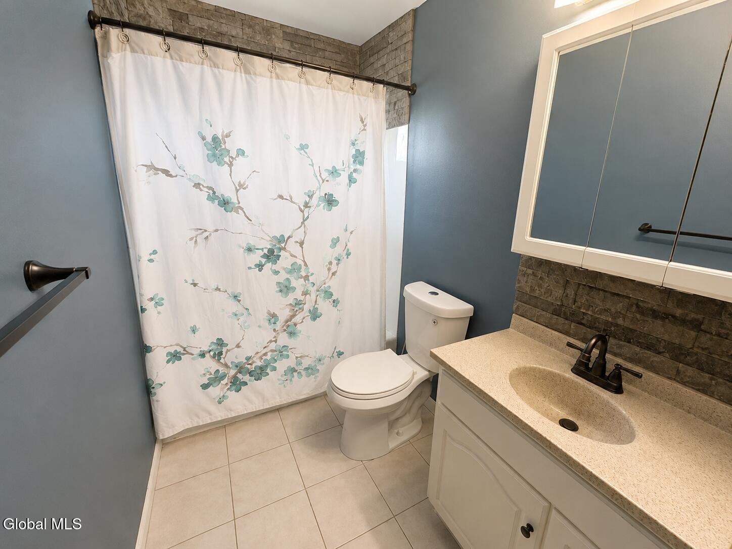 23 Mcdonald Drive Cohoes NY 12047