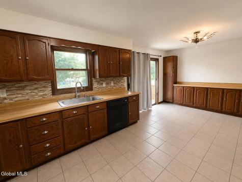 23 Mcdonald Drive Cohoes NY 12047