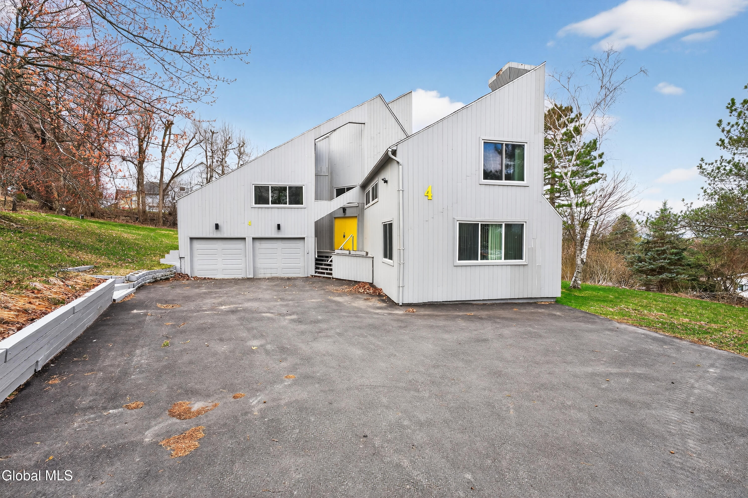 4 E Van Leuven Drive Rensselaer NY 12144