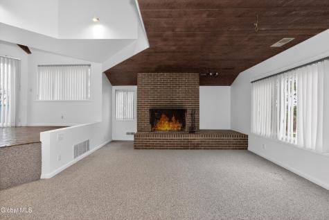 4 E Van Leuven Drive Rensselaer NY 12144
