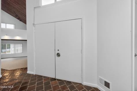 4 E Van Leuven Drive Rensselaer NY 12144