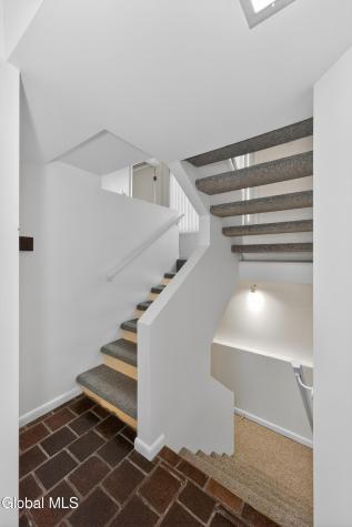 4 E Van Leuven Drive Rensselaer NY 12144