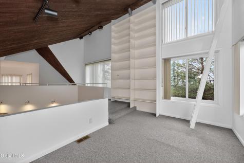 4 E Van Leuven Drive Rensselaer NY 12144