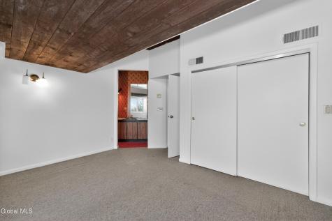 4 E Van Leuven Drive Rensselaer NY 12144