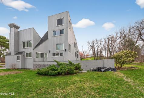 4 E Van Leuven Drive Rensselaer NY 12144